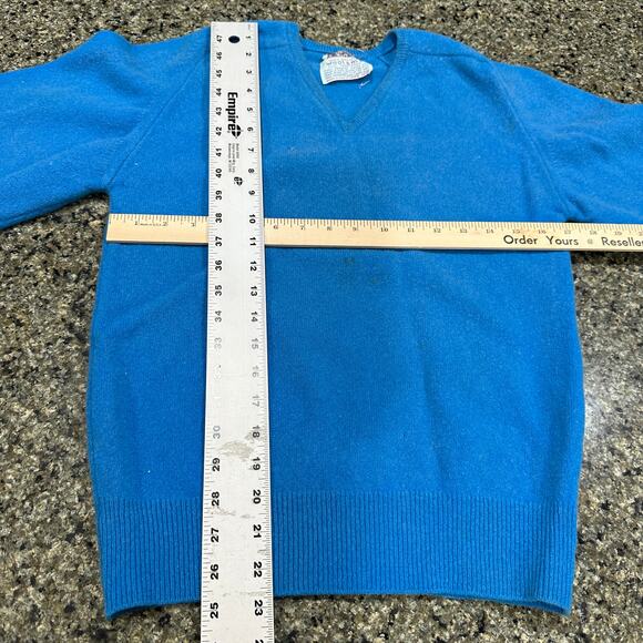 Frederick Nelson Sweater Women Size M Blue V Neck Pullover Lambs Wool STAINS - Picture 7 of 9